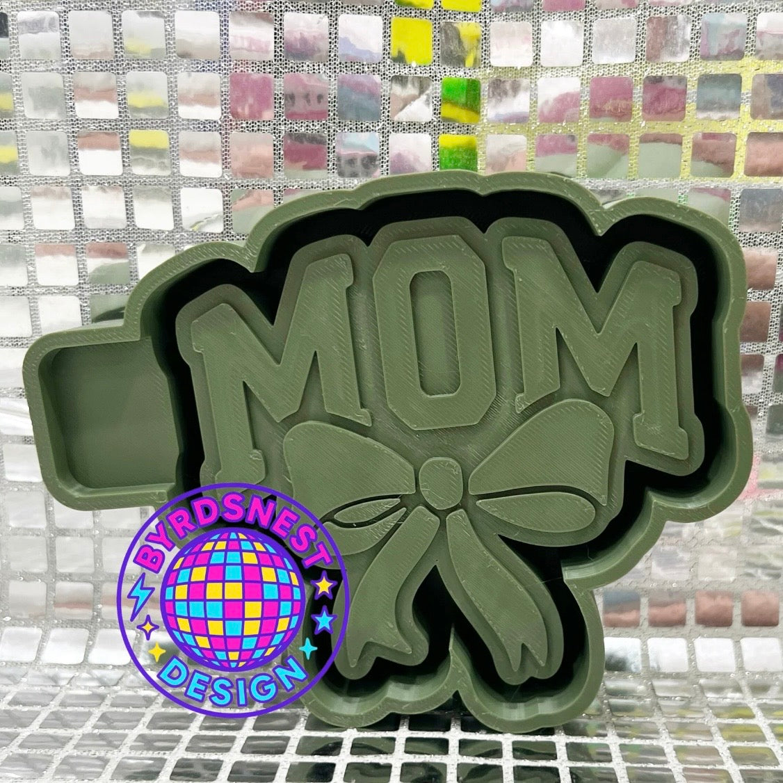 Mom w/ Bow - Freshie