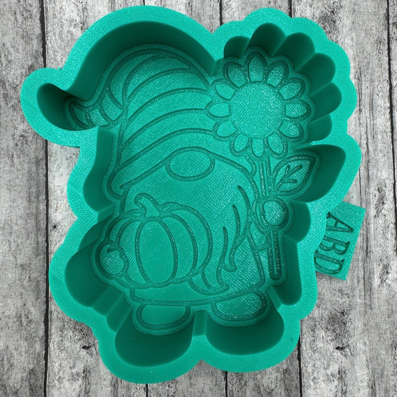 Gnome w/ Pumpkin & Sunflower - Freshie